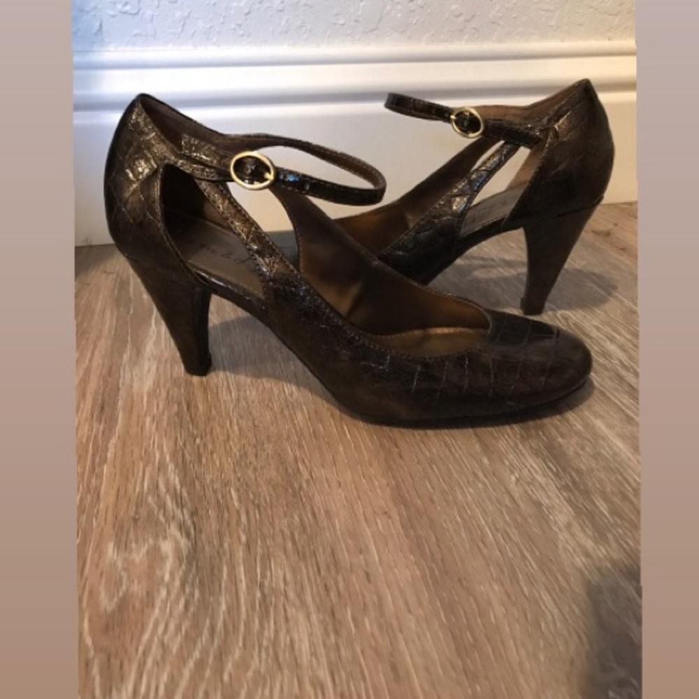 Sam & Libby Bronze pump